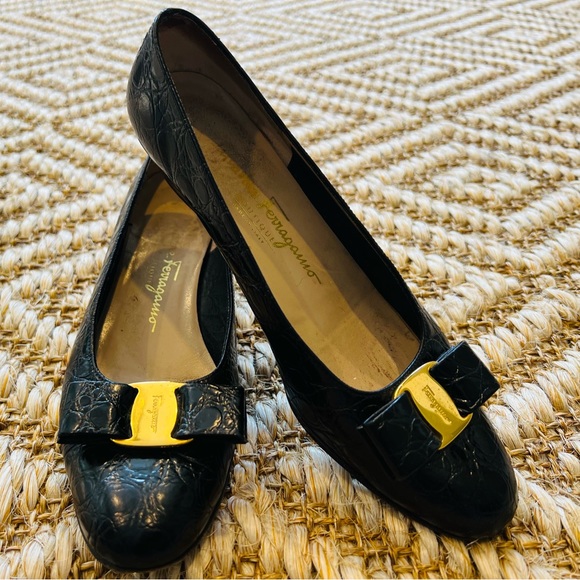 Vintage Salvatore Ferragamo Embossed Leather Pumps